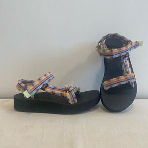 Teva Midform Universal Womens’ Size 6